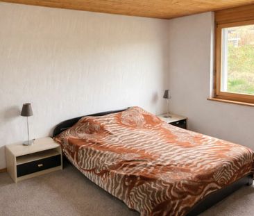 QUIET RESIDENTIAL AREA IDEAL FOR SINGLE PERSONS - Photo 3