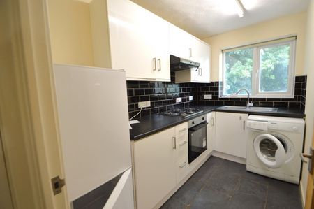 Baird Close, Slough, Berkshire,SL1 - Photo 3