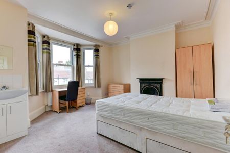 8 bedroom house to rent - Photo 3