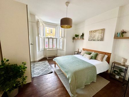 2 Bed Flat, Brixton, SW2 - Photo 3