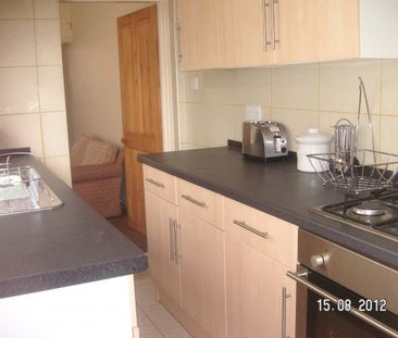 Nice 4 bed student house available - Photo 2