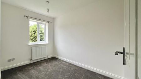 2 bedroom semi-detached house to rent - Photo 5