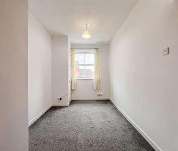 Churchfields Road, Salisbury, SP2 - Photo 3