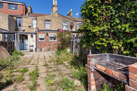 RM4 Halley Road | Forest Gate | London | E7 8DT - Photo 3