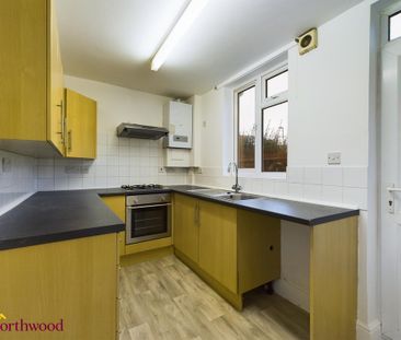 2 bedroom end of terrace house to rent - Photo 5