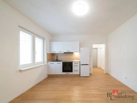 Pronájem bytu 2+kk 37 m - Fotografie 5
