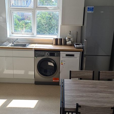 Newtown Street (2 Bed) - Photo 4