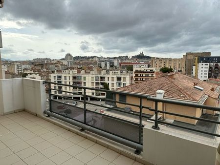 Appartement 3 pièces 69m2 MARSEILLE 5EME 1 130 euros - Photo 3