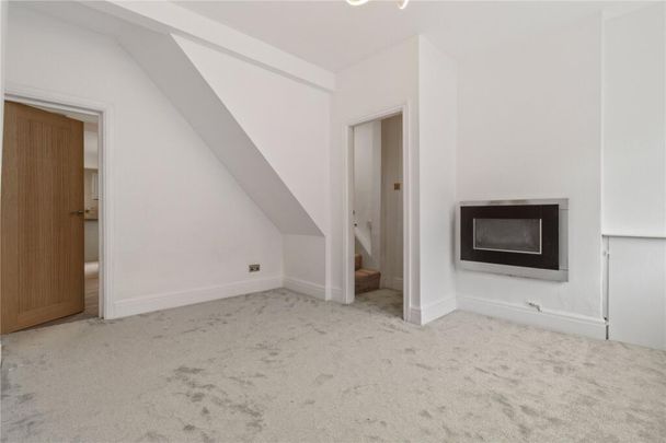 3 bedroom end of terrace house to rent - Photo 1