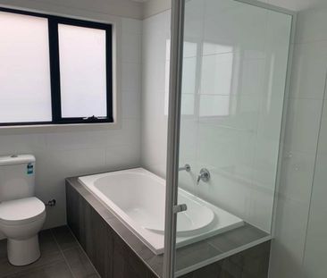 Private and Secure 3 bedroom unit - Photo 4