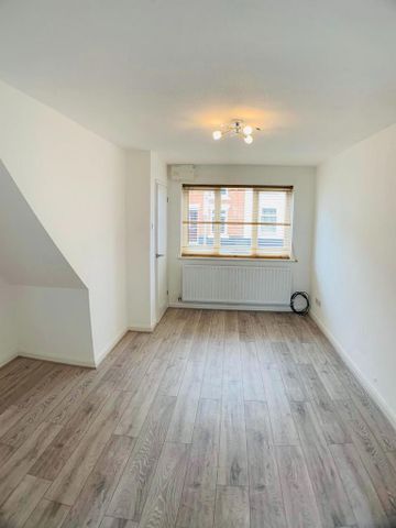 2 bedroom terraced house to rent - Photo 3