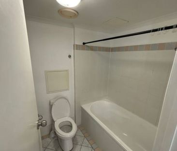 Modern Beachside Living in the Heart of Surfers Paradise - Furnished - Photo 5