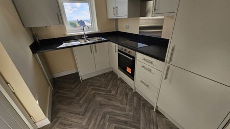 2 bed Terraced - To Let - Photo 2