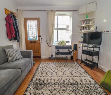 3 bedroom terraced house to rent - Photo 2