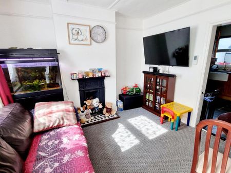 Allfrey Road, Eastbourne - Two-bedroom terraced house - Photo 5