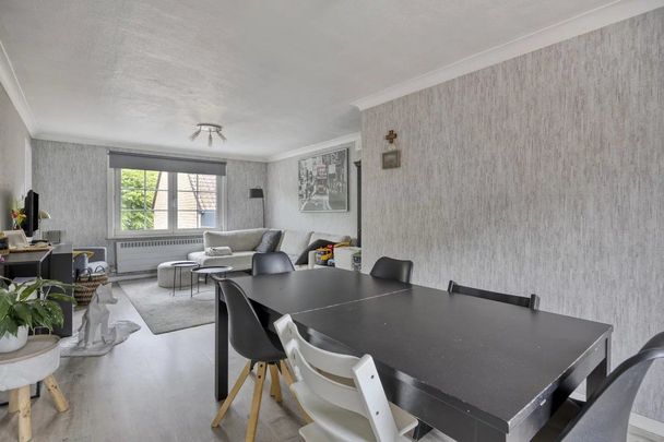 ZEER RUIM APPARTEMENT VAN 136M² MET 3 SLPK'S IN HERK-DE-STAD - Foto 1