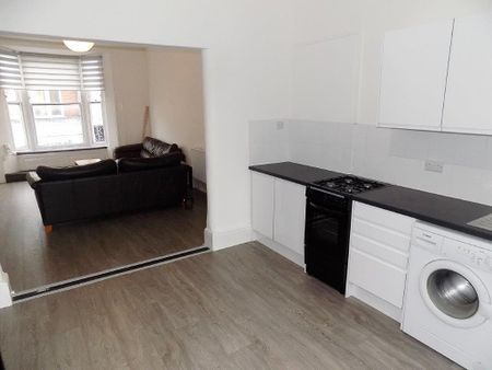 5 bedroom apartment to rent - Photo 3