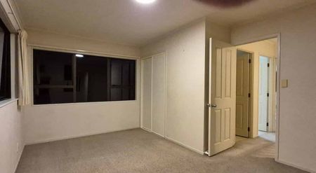 Private 4 brm plus huge teens soundproof "bunker" - Photo 2