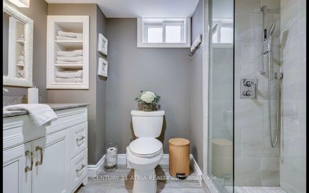 For Lease - 1319 Oxford Avenue, Oakville, Ontario - Photo 5