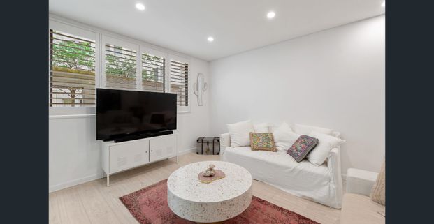 Urban Sophistication in the Heart of Potts Point - Photo 1