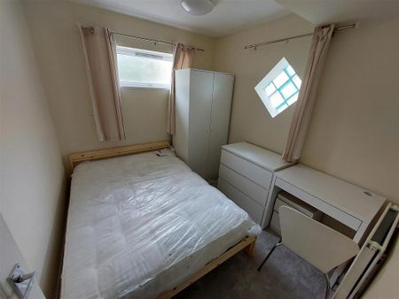 6 bedroom house to rent - Photo 4