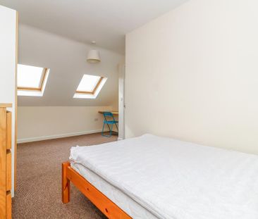 6 bedroom terraced house to rent - Photo 5