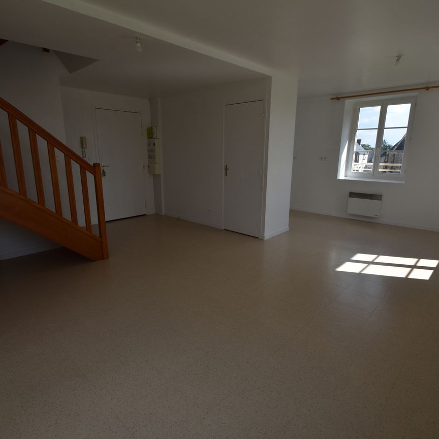 Location Appartement 3 pièces 67m² ISIGNY SUR MER 14230 - Photo 1