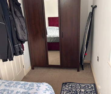 1 bedroom in a house share to rent - Photo 2