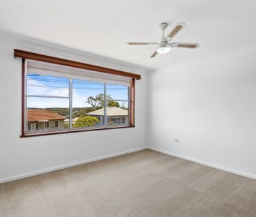 CHARMING 3 BEDROOM HOME - WALK TO TORONTO'S LAKE, SHOPS & CAFÃ?Æ'Ã¢€°S - Photo 2