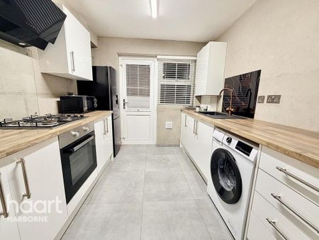 2 bedroom maisonette to rent - Photo 5