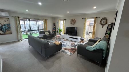 Spacious 4-Bedroom Family Home in Prime Ormiston Location - Photo 3