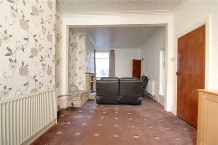 3 bed terraced house to rent in Warwick Street, Middlesbrough, TS1 - Photo 2