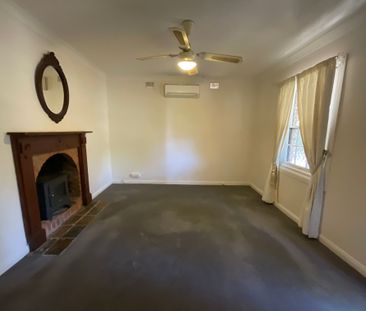 CHARMING THREE BEDROOM HOUSE IN WEST TAMWORTH - Photo 2
