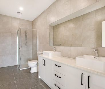 High End Townhome! - Photo 4