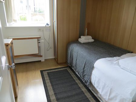 Flat 102 Fulham Palace Road, Fulham W6 9HH - Photo 2