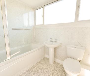 3 bedroom detached house to rent - Photo 6