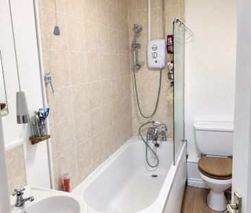2 bedroom semi-detached house to rent - Photo 6