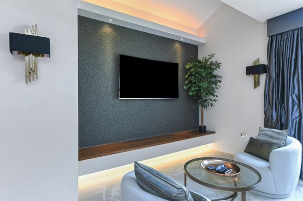 Springfield Pastures, NG3 - Photo 1