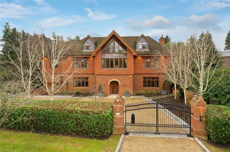 A detached family home that has been carefully designed and crafted to create an impressively large house with versatile living space. - Photo 5