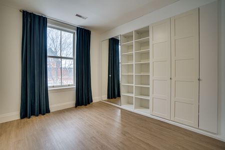 For Lease - 215 Carlton Street Unit# Unit 2, Toronto, Ontario - Photo 4