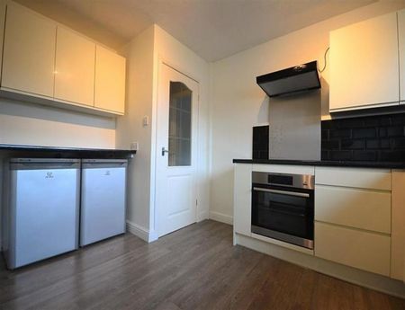 2 Bedroom Apartment To Let - Photo 4