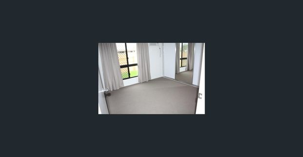 Light Filled Family Home, Quiet Street, Spacious Living and Private Garden - Photo 1