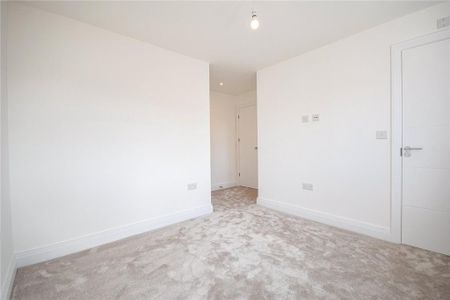 2 bedroom semi-detached house to rent - Photo 5