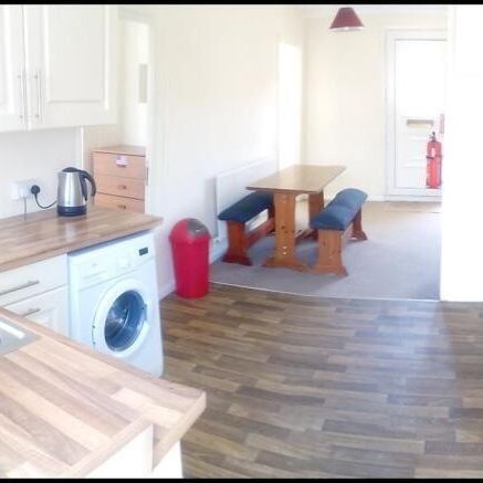 4 bedroom terraced house to rent - Photo 1
