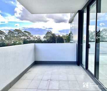 Spectacular 3 bedroom unit. - Photo 2