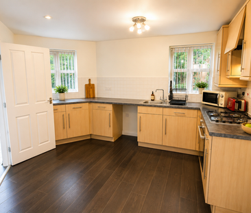 3 bedroom end of terrace house to rent - Photo 3