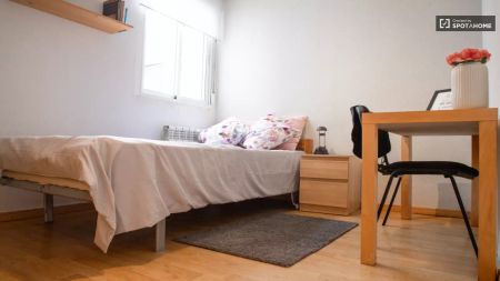 3-bedroom apartment for rent in Aluche, no internet available. - Foto 2
