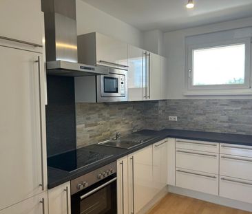 3 - Zimmer Wohnung mit 2 KFZ- Stellplätzen - Photo 1