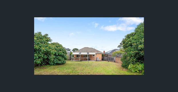 Elevated Family Home with District Views and Huge Rear Garden - Photo 1
