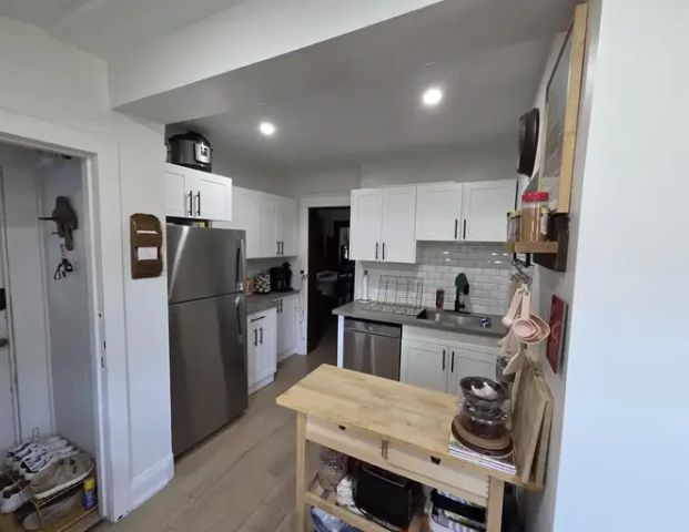 101 Prospect Street South Main Floor | 101 Prospect Street South, Hamilton - Photo 1
